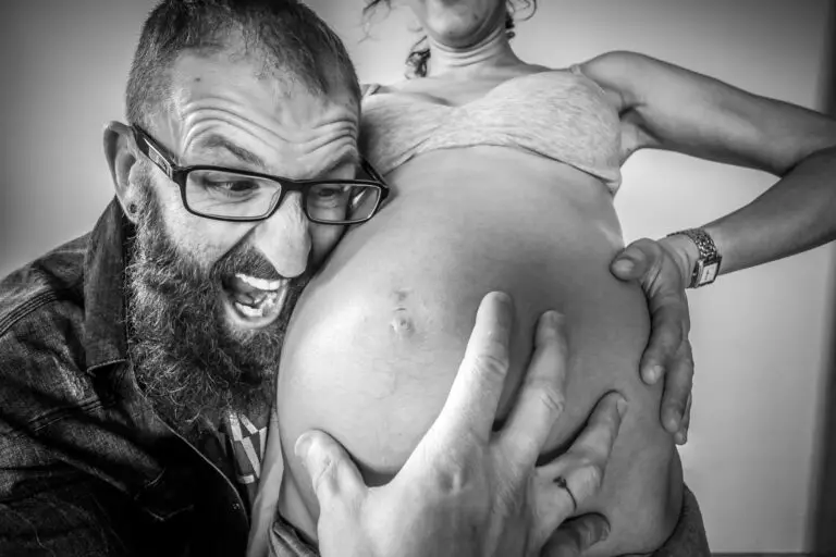 A men happy with pregnat