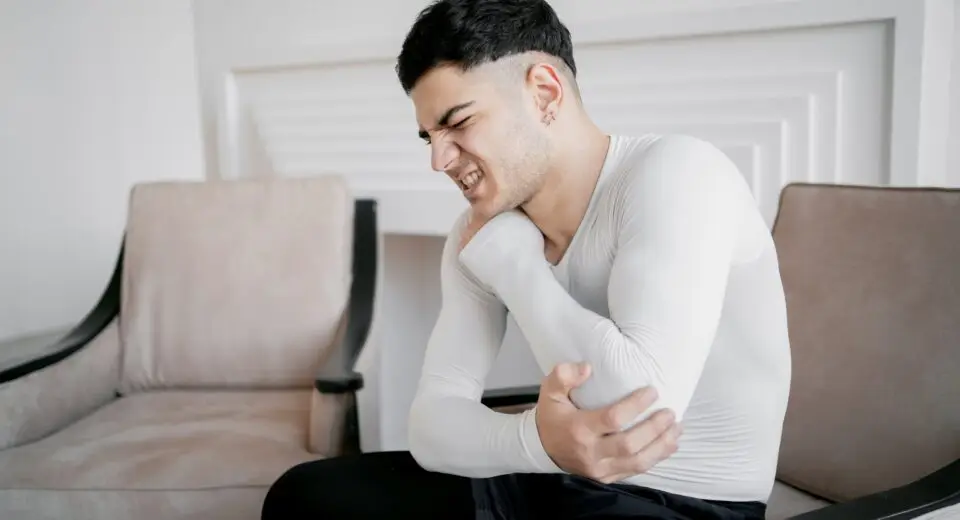 joint hurts severe pain requires doctor's help